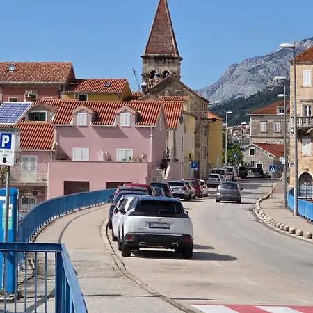 Daire As Makarska